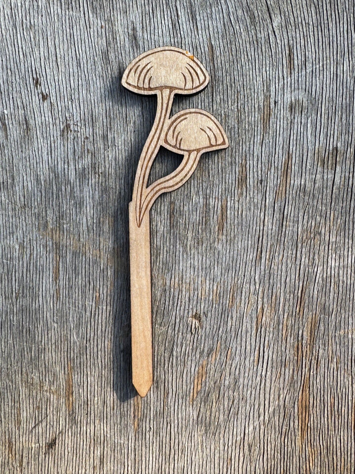 Double Mushroom Plant Stake