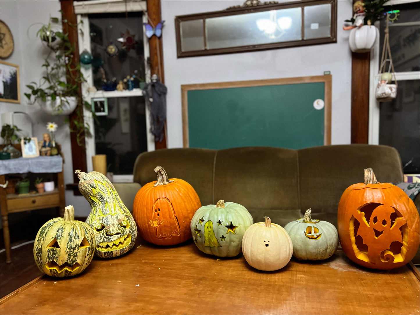 Sunday, October 19th 2-5pm: Pumpkin Carving/Decorating!